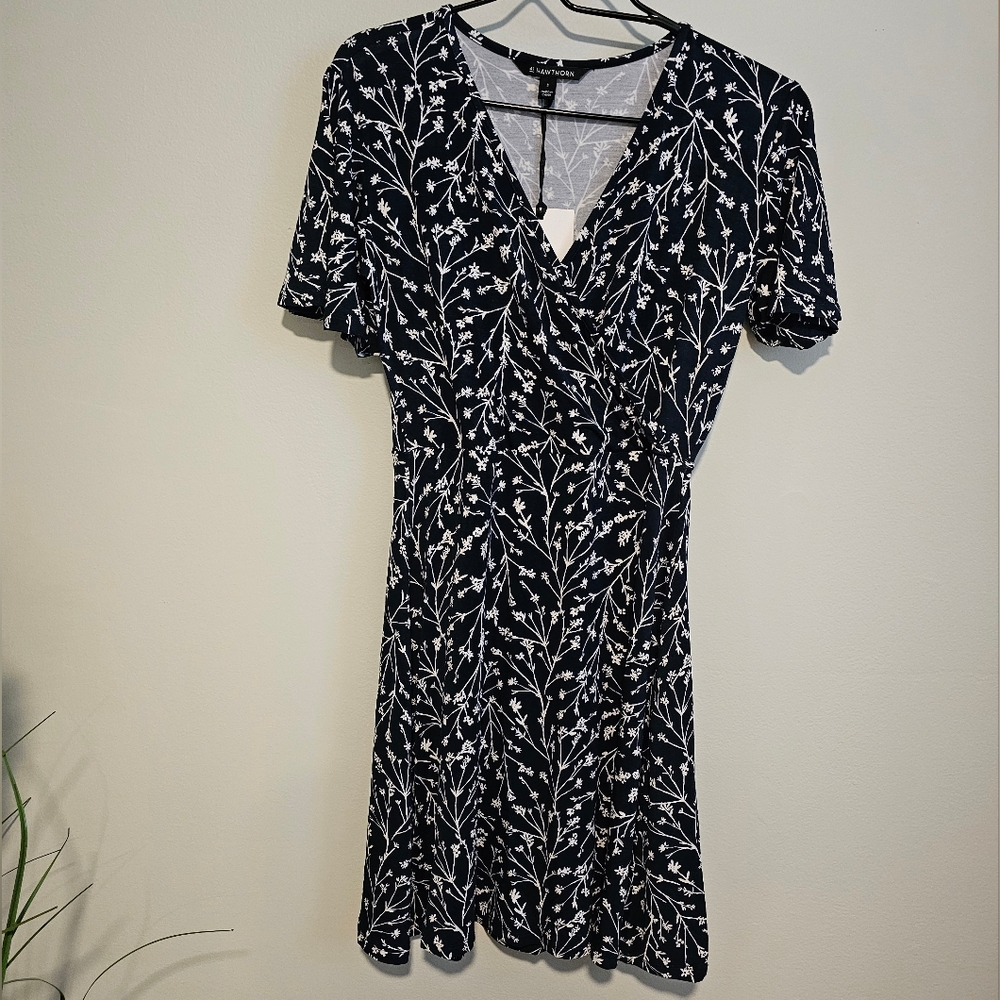 **NWT** Dark Blue And White Floral Print Dress, Small
